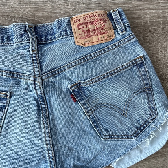 Vintage Levi's 550 high waist denim cutoff shorts - Picture 7 of 13